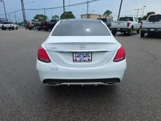 Mercedes-Benz Clase C 2018 C 300 Sedán de 4 puertas