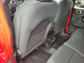 Jeep Wrangler Unlimited 2018 4x4 Sport SUV de 4 puertas (lanzamiento de mitad de año)