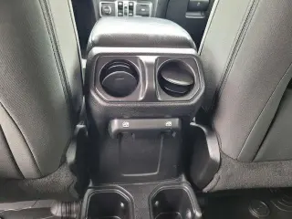 Jeep Wrangler Unlimited 2018 4x4 Sport SUV de 4 puertas (lanzamiento de mitad de año)