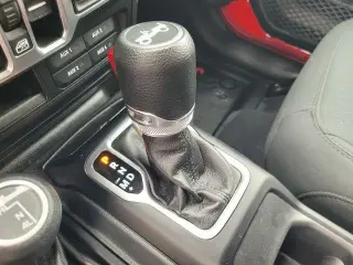 Jeep Wrangler Unlimited 2018 4x4 Sport SUV de 4 puertas (lanzamiento de mitad de año)