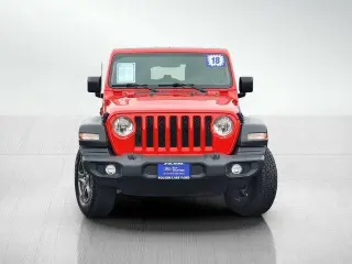 Jeep Wrangler Unlimited 2018 4x4 Sport SUV de 4 puertas (lanzamiento de mitad de año)