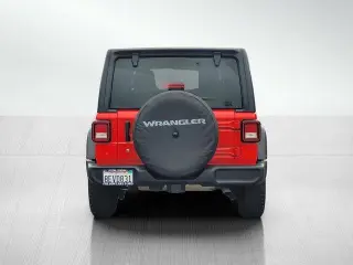Jeep Wrangler Unlimited 2018 4x4 Sport SUV de 4 puertas (lanzamiento de mitad de año)