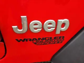 Jeep Wrangler Unlimited 2018 4x4 Sport SUV de 4 puertas (lanzamiento de mitad de año)