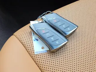 Sedán de 4 puertas Lexus ES 250 AWD 2021