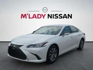 Sedán de 4 puertas Lexus ES 250 AWD 2021