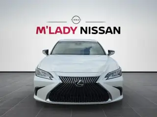 Sedán de 4 puertas Lexus ES 250 AWD 2021