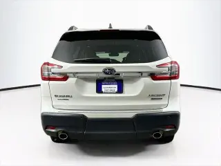 Subaru Ascent 2023 AWD Limited de 7 pasajeros y 4 puertas SUV