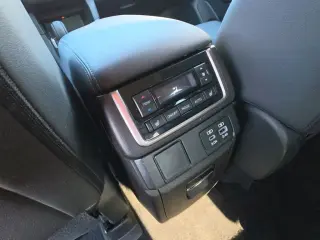 Subaru Ascent 2023 AWD Limited de 7 pasajeros y 4 puertas