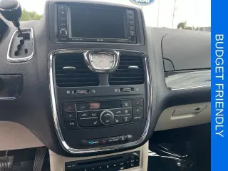 Chrysler Town and Country 2011 Touring-L Miniván de 4 puertas