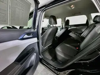 Volkswagen Taos 2024 SE SUV de 4 puertas