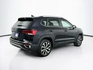 Volkswagen Taos 2024 SE SUV de 4 puertas
