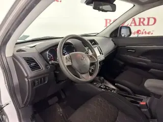 Crossover Mitsubishi Outlander Sport 2024 AWD S 4 puertas