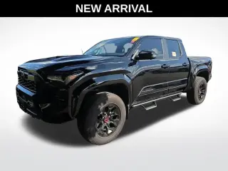 Toyota Tacoma 2024 4x4 TRD Sport 4 puertas Doble Cabina Caja Corta 5.0 pies 8A