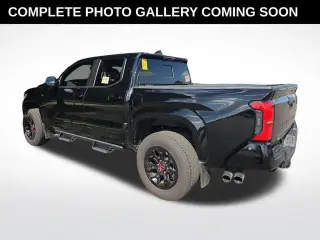 Toyota Tacoma 2024 4x4 TRD Sport 4 puertas Doble Cabina Caja Corta 5.0 pies 8A