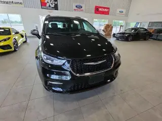 Chrysler Pacifica 2023 Limited Miniván de 4 puertas