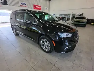 Chrysler Pacifica 2023 Limited Miniván de 4 puertas