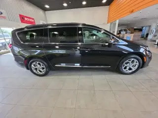 Chrysler Pacifica 2023 Limited Miniván de 4 puertas