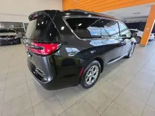 Chrysler Pacifica 2023 Limited Miniván de 4 puertas