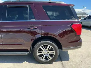 Ford Expedition 2024 4x2 XLT SUV de 4 puertas