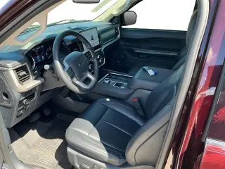 Ford Expedition 2024 4x2 XLT SUV de 4 puertas