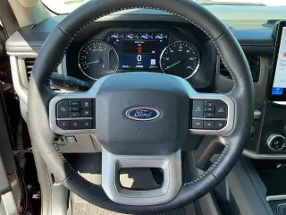 Ford Expedition 2024 4x2 XLT SUV de 4 puertas