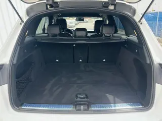 Mercedes-Benz GLC 2022 SUV de 4 puertas GLC 300