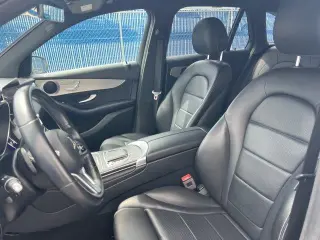 Mercedes-Benz GLC 2022 SUV de 4 puertas GLC 300