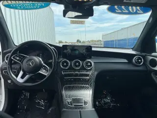 Mercedes-Benz GLC 2022 SUV de 4 puertas GLC 300