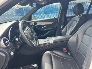 Mercedes-Benz GLC 2022 SUV de 4 puertas GLC 300