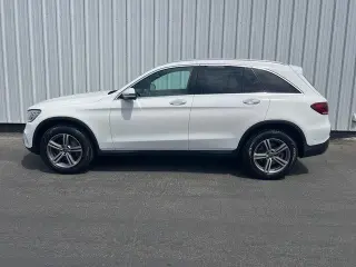Mercedes-Benz GLC 2022 SUV de 4 puertas GLC 300