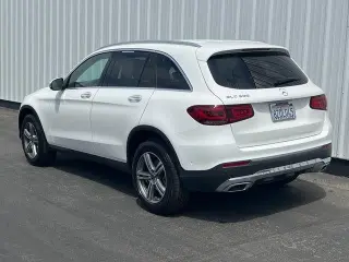Mercedes-Benz GLC 2022 SUV de 4 puertas GLC 300