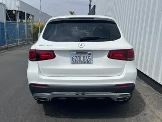 Mercedes-Benz GLC 2022 SUV de 4 puertas GLC 300