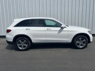 Mercedes-Benz GLC 2022 SUV de 4 puertas GLC 300