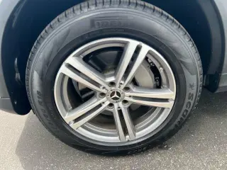 Mercedes-Benz GLC 2022 SUV de 4 puertas GLC 300