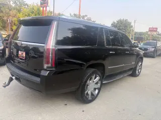 Cadillac Escalade ESV 2017