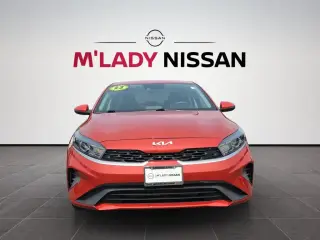 Sedán Kia Forte LXS de 4 puertas 2023