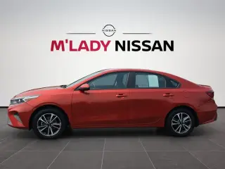 Sedán Kia Forte LXS de 4 puertas 2023
