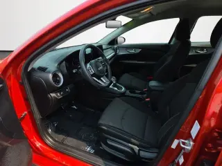 Sedán Kia Forte LXS de 4 puertas 2023