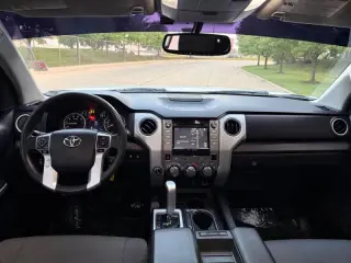 Toyota Tundra 2015