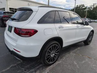 Mercedes-Benz GLC 2022 SUV GLC 300 de 4 puertas