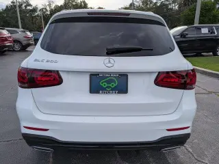 Mercedes-Benz GLC 2022 SUV GLC 300 de 4 puertas