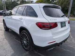 Mercedes-Benz GLC 2022 SUV GLC 300 de 4 puertas