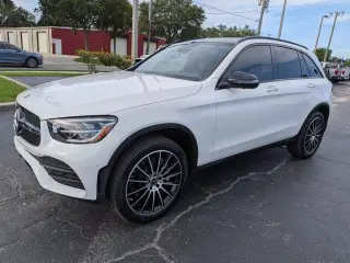 Mercedes-Benz GLC 2022 SUV GLC 300 de 4 puertas