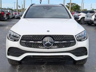Mercedes-Benz GLC 2022 SUV GLC 300 de 4 puertas