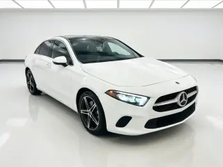 Mercedes-Benz Clase A 2022 Sedán de 4 puertas A 220
