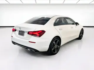Mercedes-Benz Clase A 2022 Sedán de 4 puertas A 220