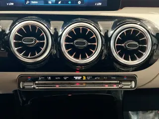 Mercedes-Benz Clase A 2022 Sedán de 4 puertas A 220