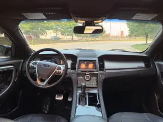 Ford Taurus 2016