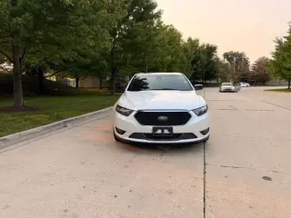 Ford Taurus 2016