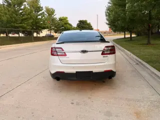 Ford Taurus 2016